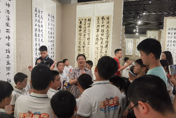 理想·初心 小記者參訪(fǎng)人民日?qǐng)?bào)社