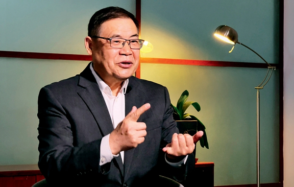 專訪氣候變化專家潘家華：“可再生能源，我們‘風(fēng)’‘光’無限”