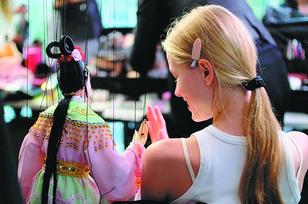 Chinese fashion struts on global stage