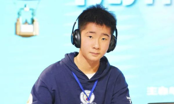 牛！浙江16歲小孩哥玩魔方，打破亞洲紀錄